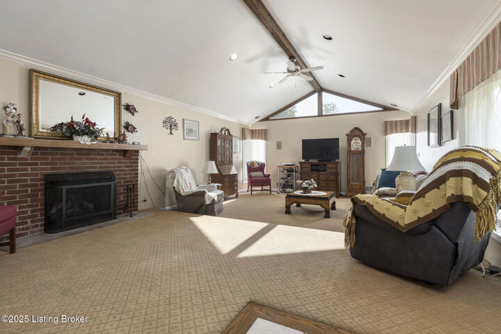 Property Photo:  3127 Hartlage Ct  KY 40216 
