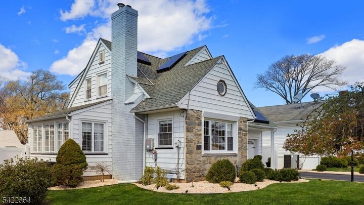 Property Photo:  382 Huntington Rd  NJ 07083 