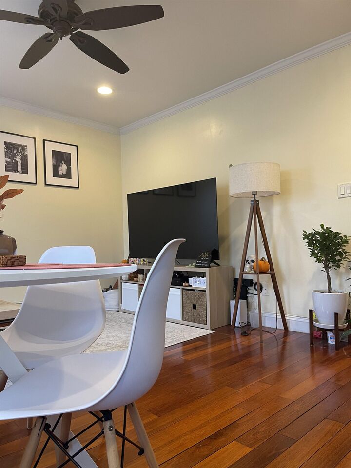 Property Photo:  32 Beacon Ave 3  NJ 07306 