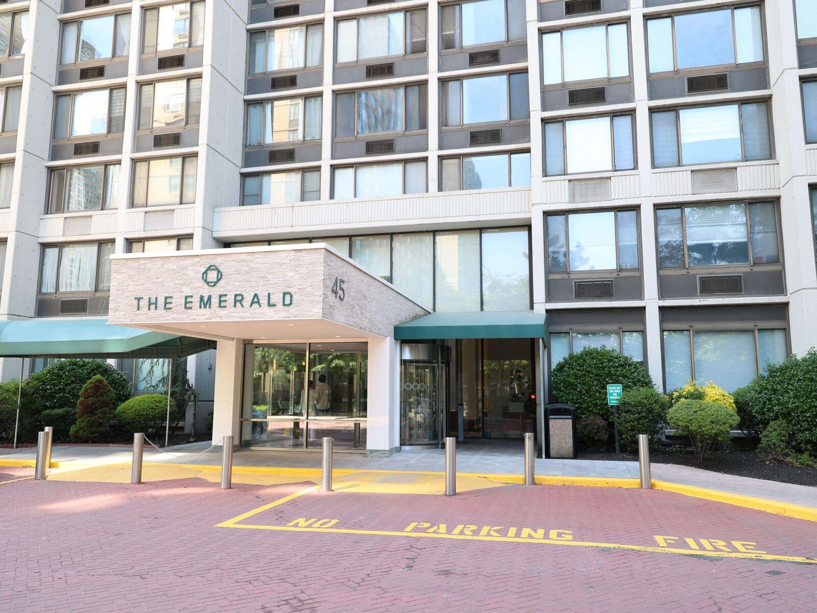 Property Photo:  45 River Dr South 1605  NJ 07310 