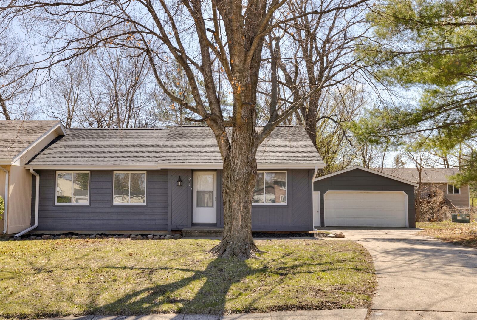 Property Photo: 207 Forest Street IA 50226