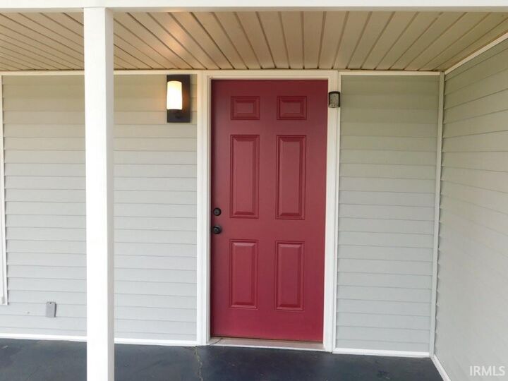 Property Photo:  1144 E Blackford Avenue  IN 47714 