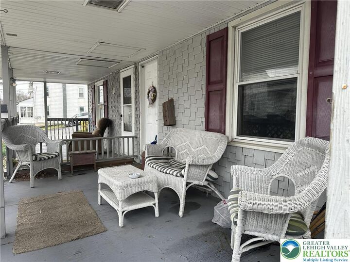 Property Photo:  214 S Walnut Street  PA 18080 