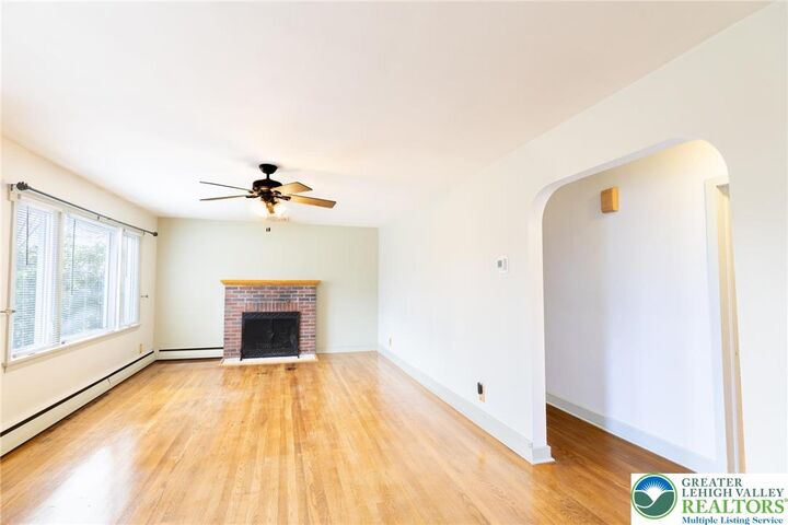 Property Photo:  345 8th Avenue  PA 18018 