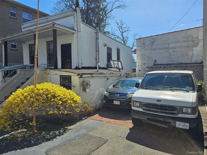 Property Photo:  956 Hegeman Avenue  NY 11208 