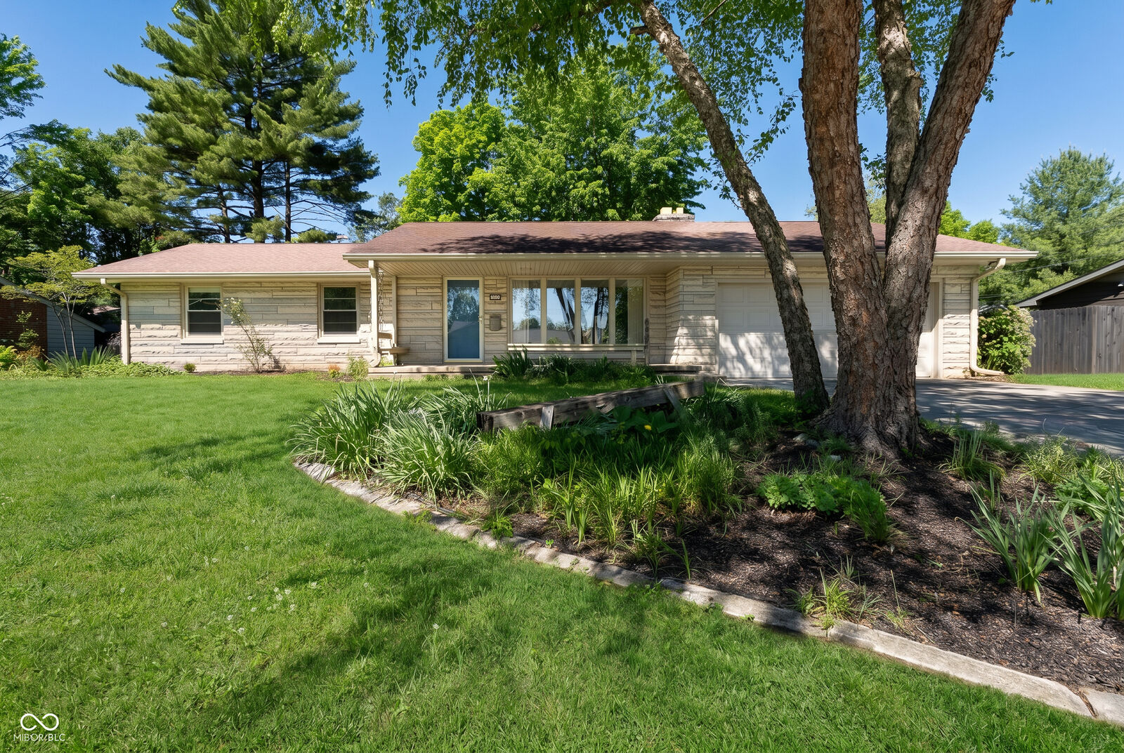 Property Photo:  4226 Roselawn Avenue  IN 47203 