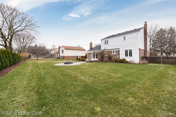 Property Photo:  37617 Sunnydale Street  MI 48154 1440 
