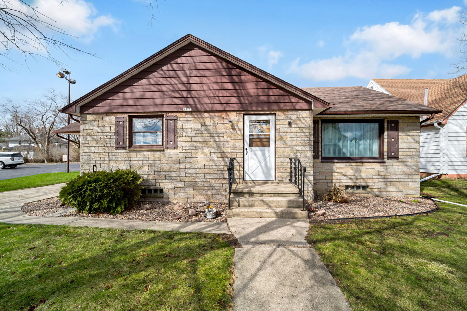 Property Photo:  1527 Fond Du Lac Ave  WI 53040 