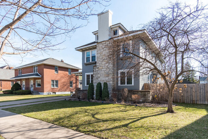 Property Photo:  325 14th St  WI 54601 