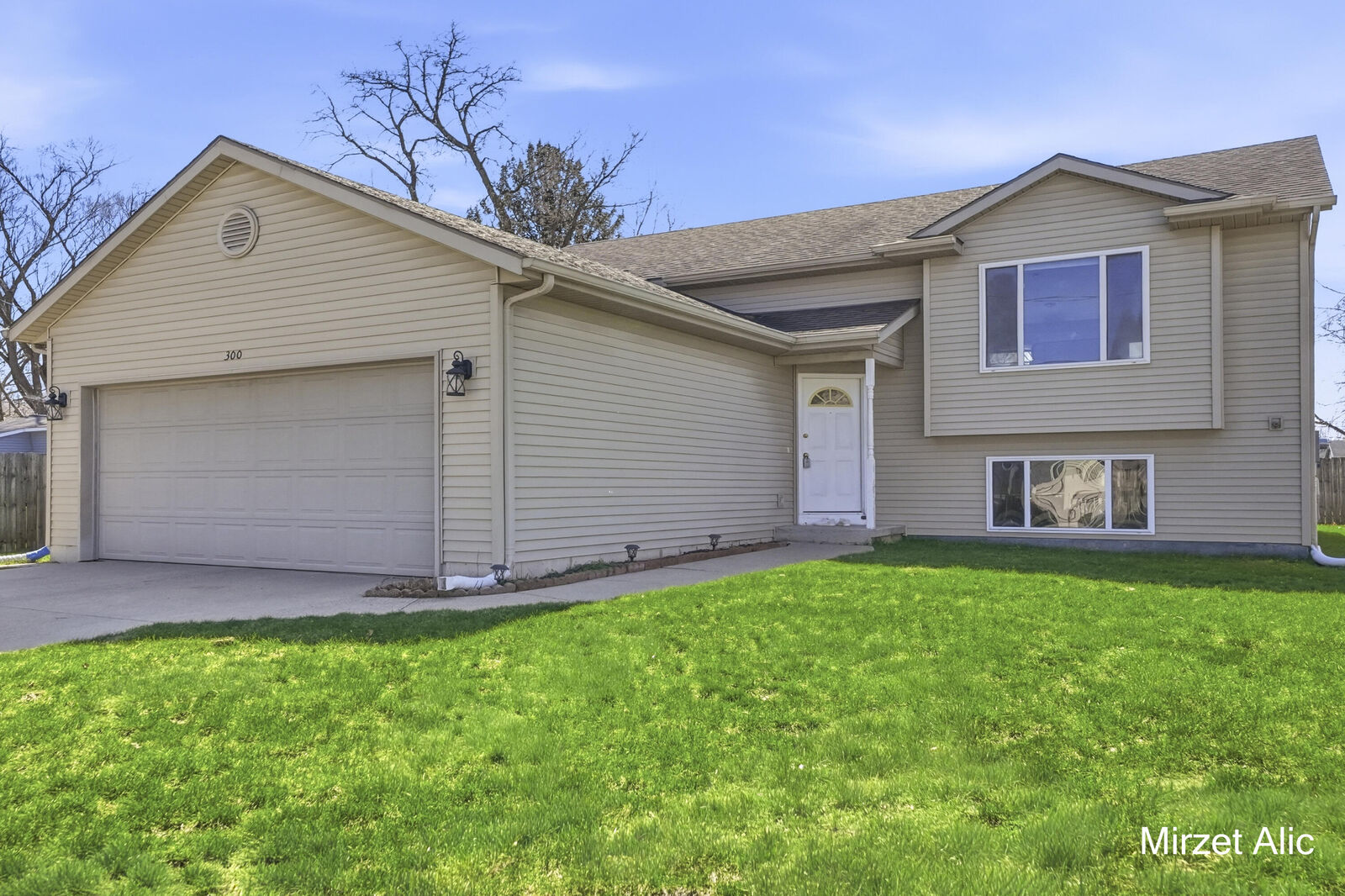 Property Photo:  300 Regent Street SE  MI 49548 