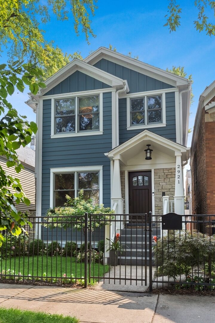 Property Photo:  