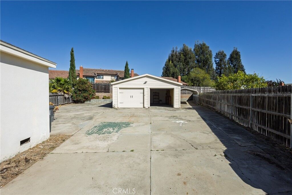 Property Photo:  4554 Lamplighter  CA 93455 