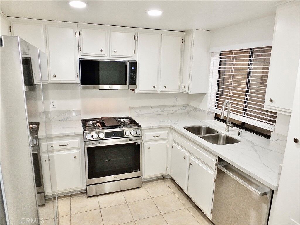 Property Photo:  2510 E Willow 102  CA 90755 