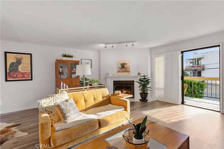 Property Photo:  2601 E 19th 4  CA 90755 