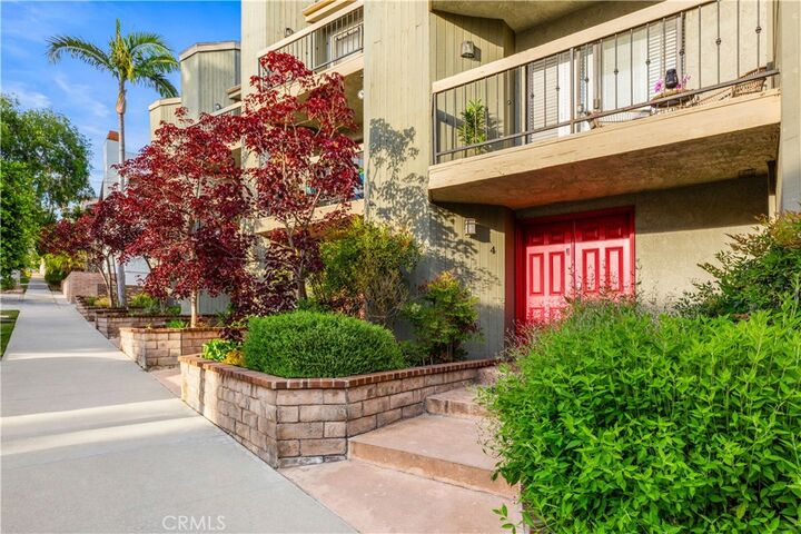 Property Photo:  2601 E 19th 4  CA 90755 