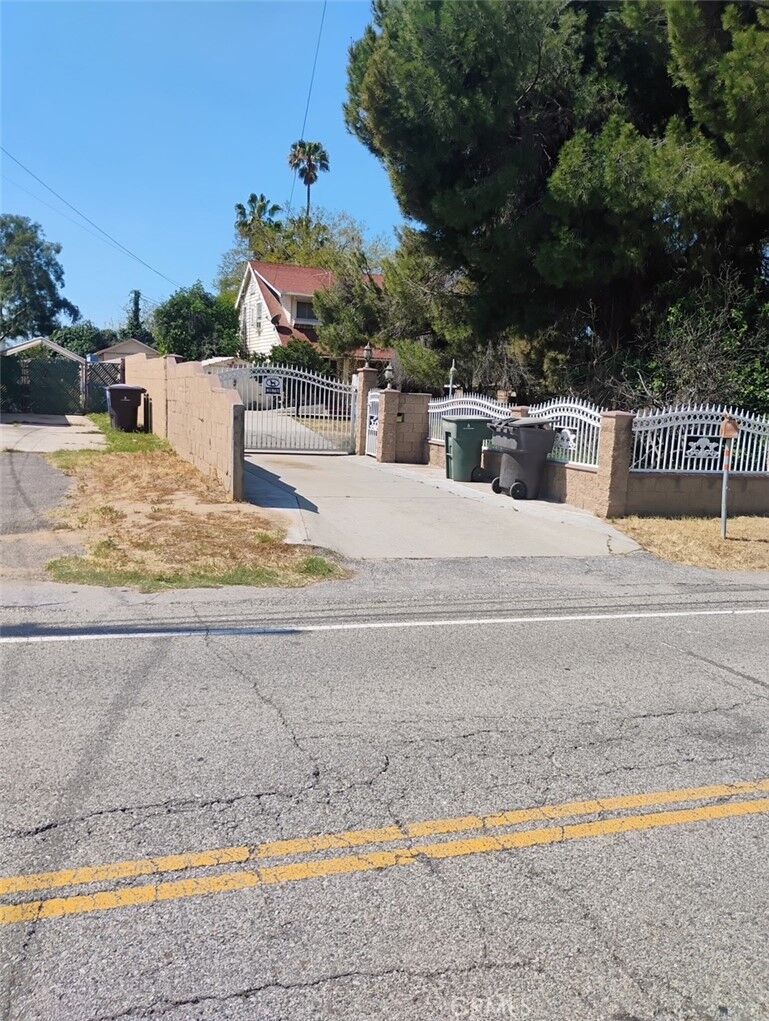 Property Photo:  3676 Strong  CA 92501 