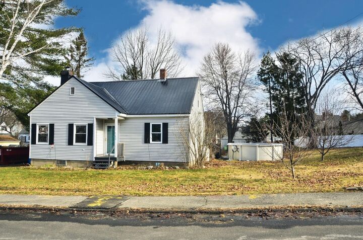 Property Photo:  45 Elm Avenue  ME 04330 