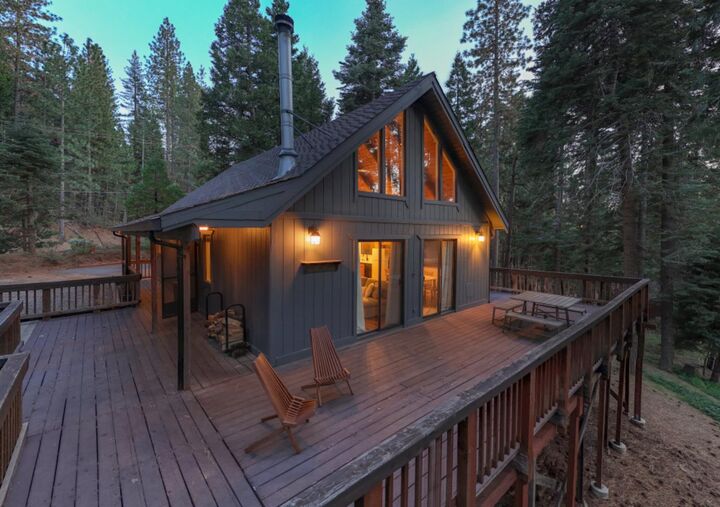 Property Photo: 2041 Baywood View CA 95223