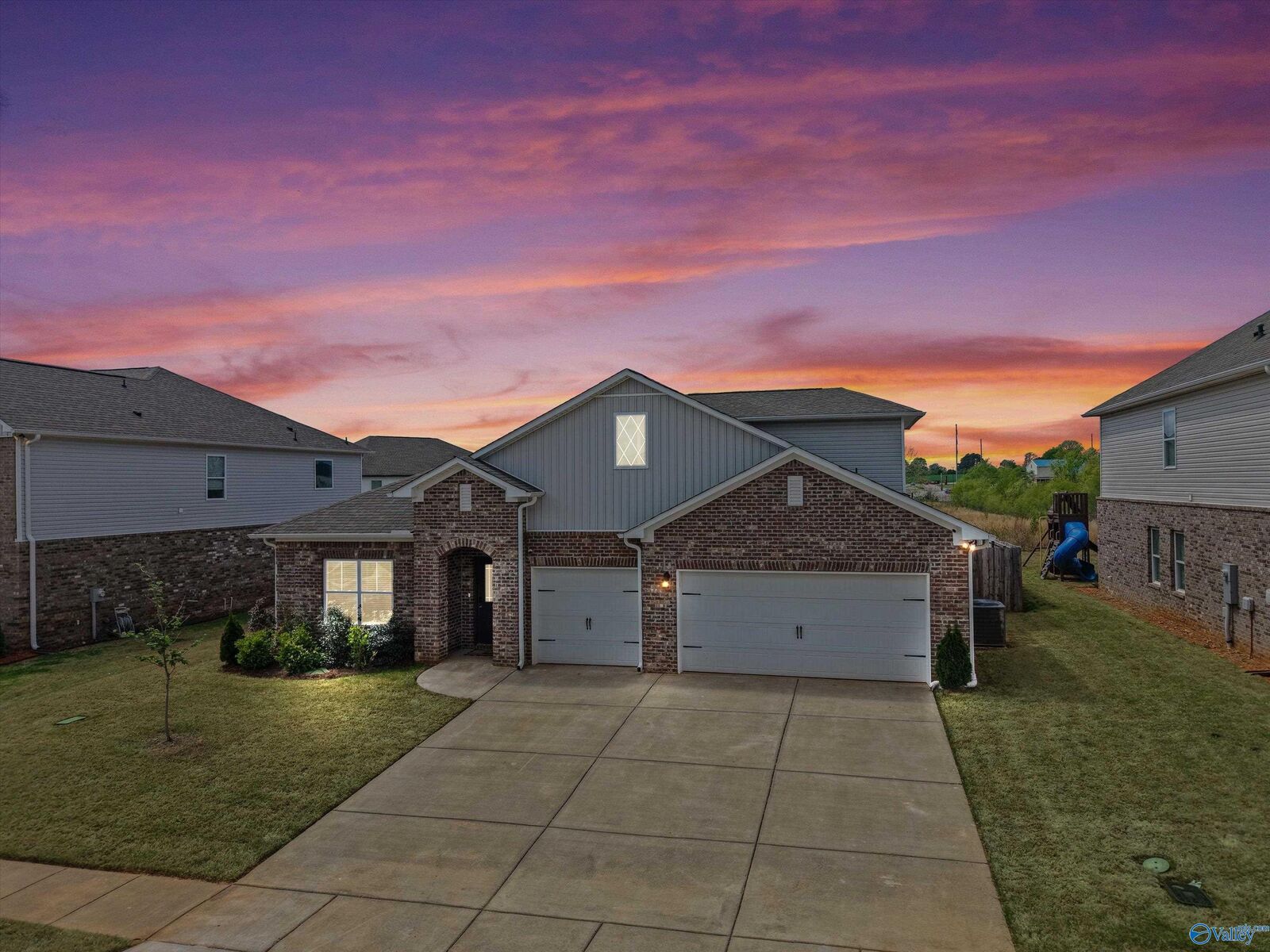 Property Photo:  404 Arcanum Lane  AL 35761 