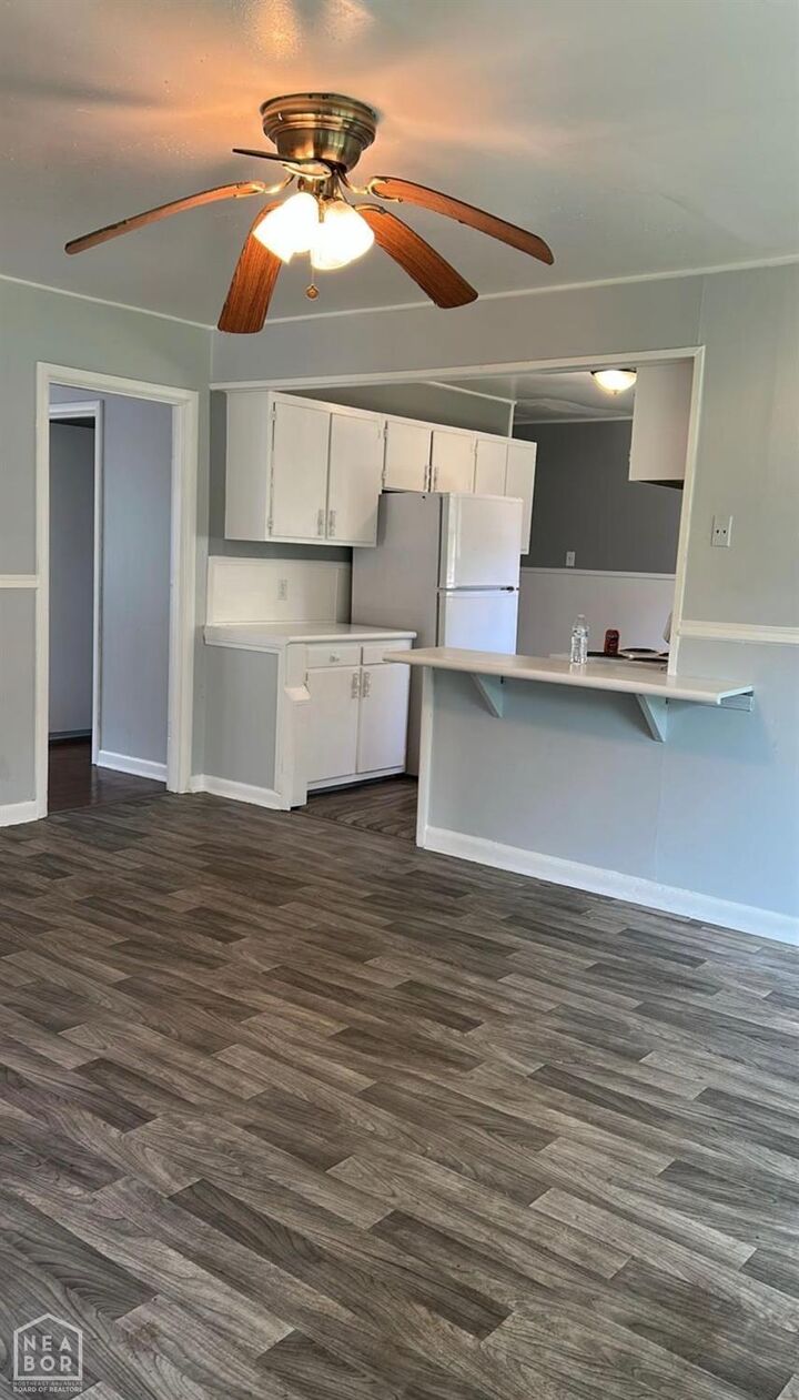 Property Photo:  102 S Summit  AR 72342 