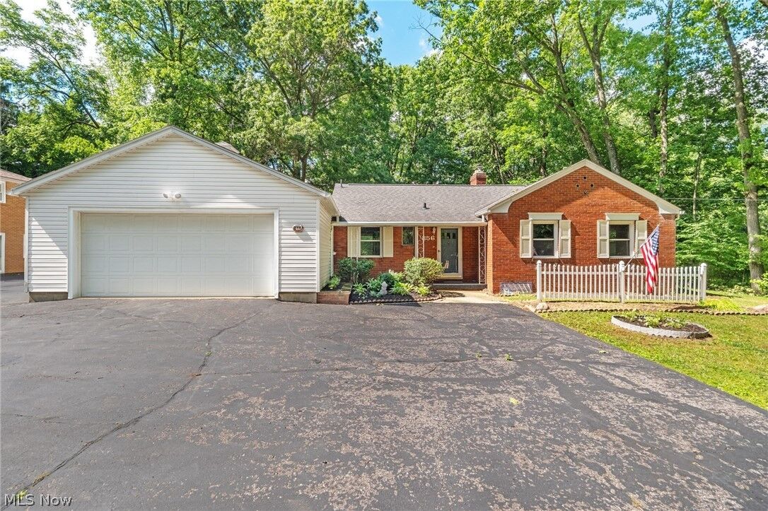 Property Photo:  856 E Highland Avenue  OH 44691 