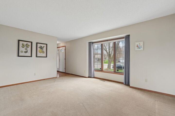 Property Photo:  2203 Leyland Bay  MN 55125 