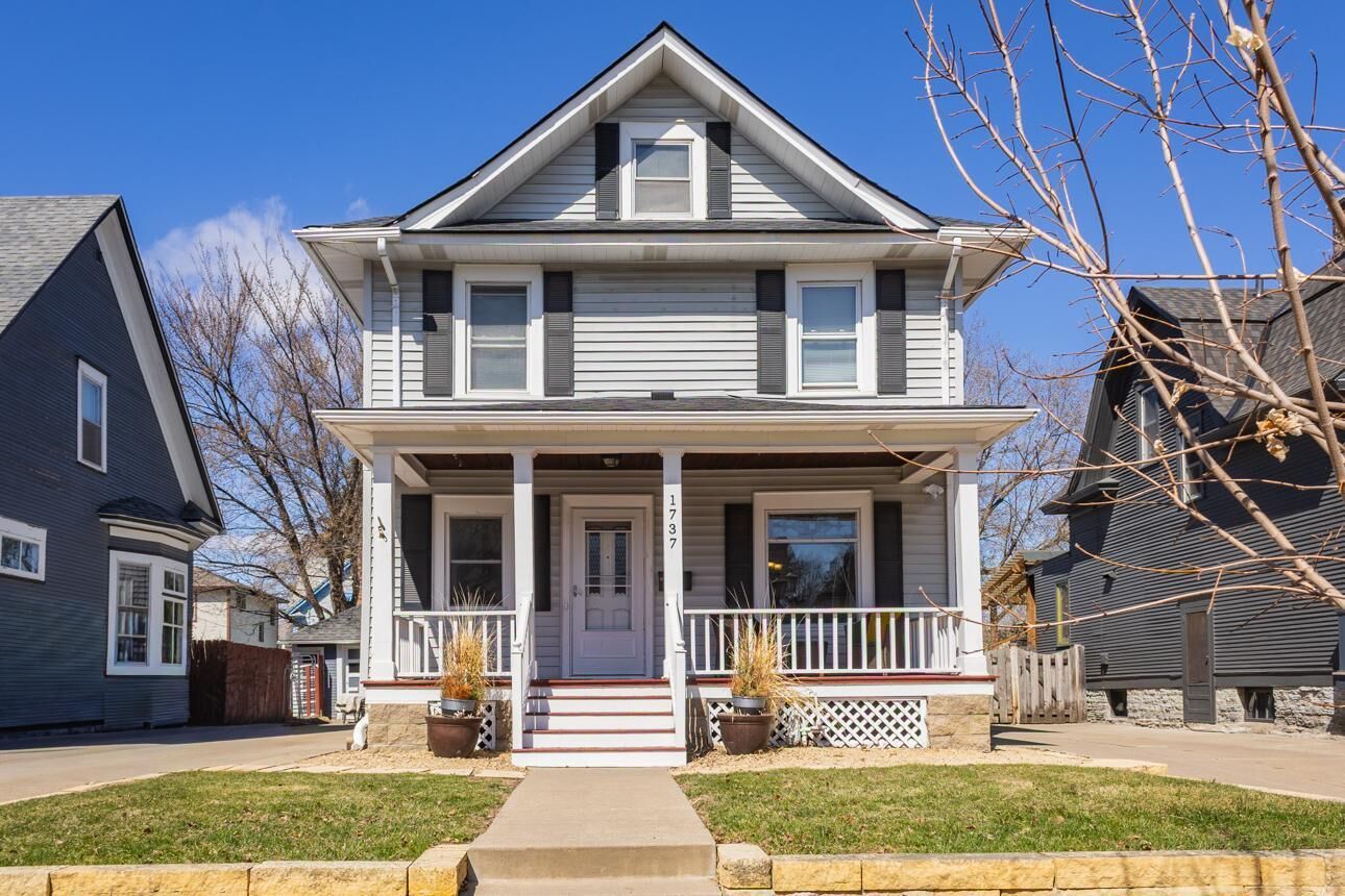Property Photo:  1737 Hague Avenue  MN 55104 