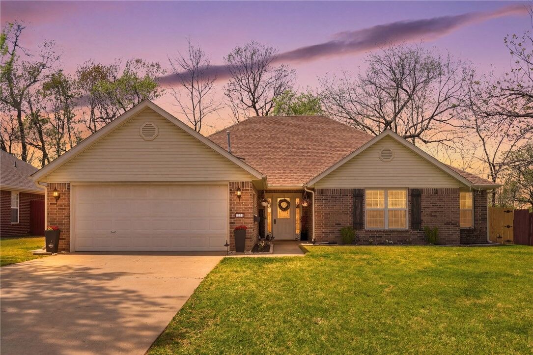 Property Photo:  3216 Eaglecrest Circle  AR 72762 