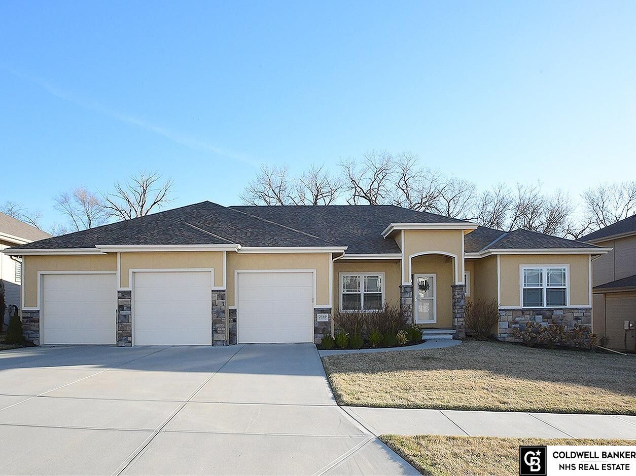 Property Photo:  2549 N 187th Avenue  NE 68022 