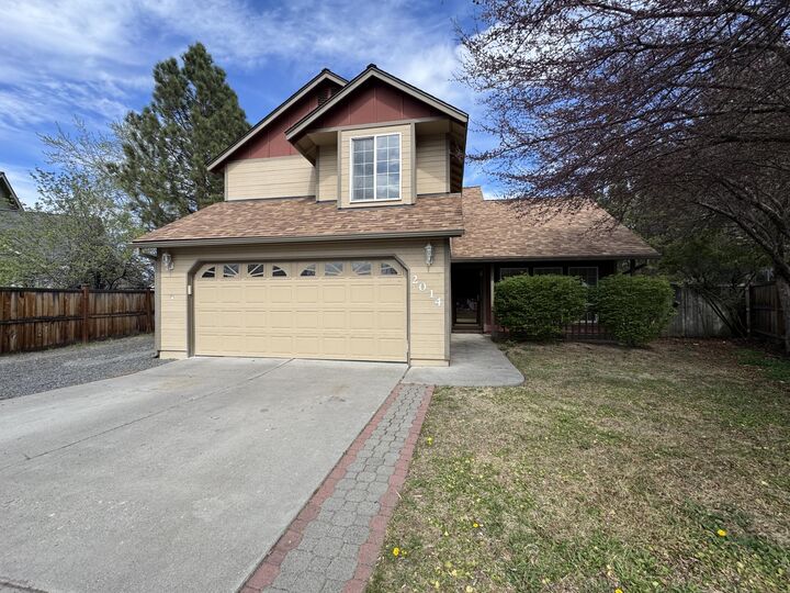 Property Photo:  2014 NE Taylor Court  OR 97701 