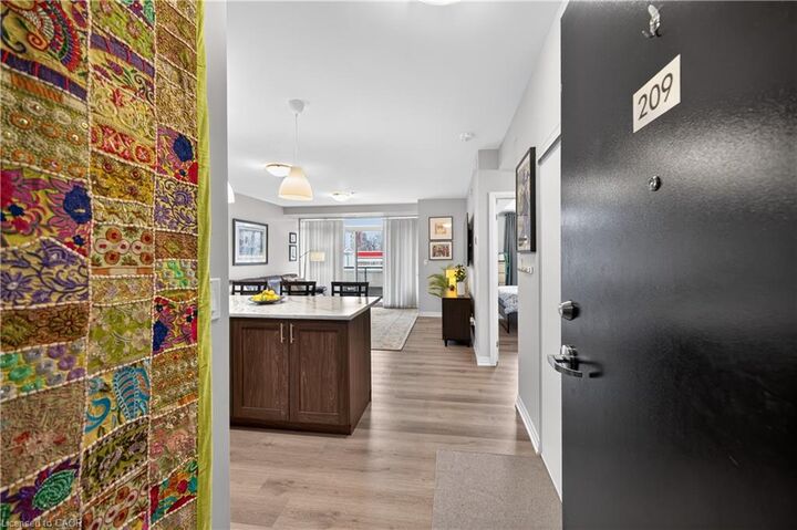 Property Photo: 5 Hamilton Street N 209 ON L8B 2A4