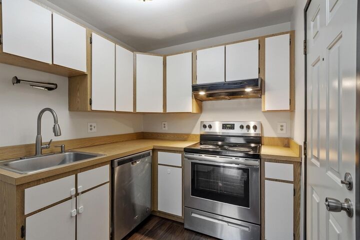 Property Photo: 4 Bridgeview Cir 36 MA 01879