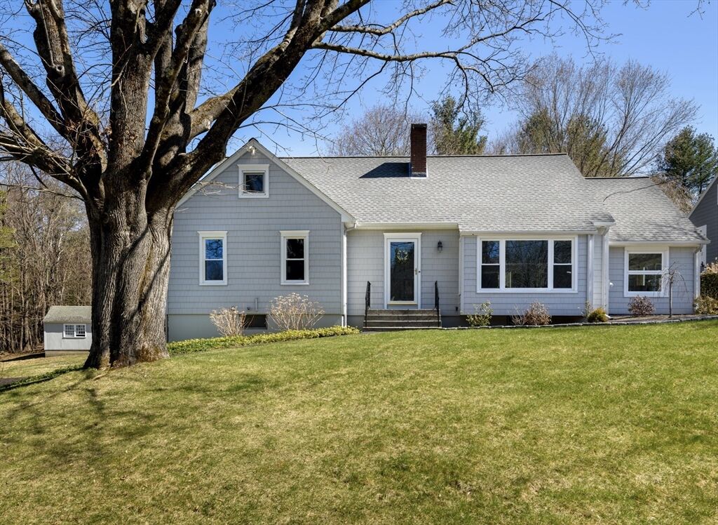 Property Photo: 14 Wyndhurst Dr MA 01520