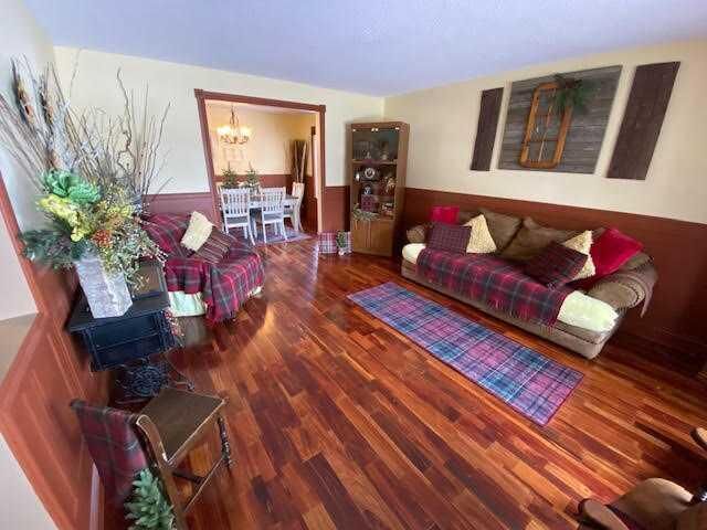 Property Photo:  201 Hansen Drive  AB T7V 1J1 