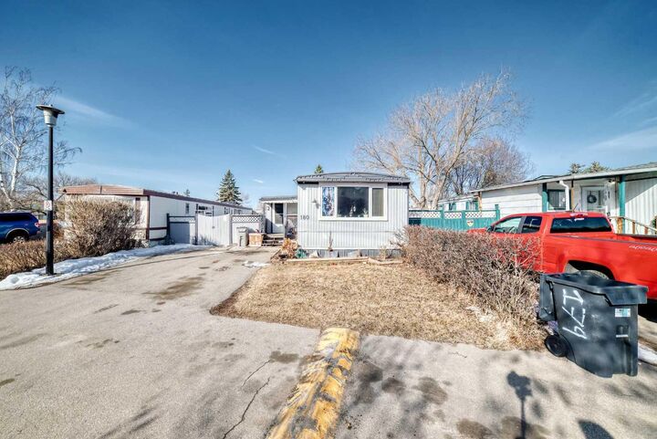 Property Photo: 6724 17 Avenue SE 180 AB T2A 0W5