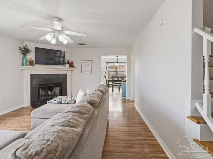 Property Photo: 446 Sandy Ridge Cir FL 32569