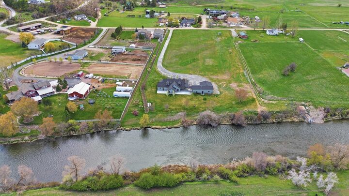 Property Photo:  2727 E Read Lane  ID 83263 