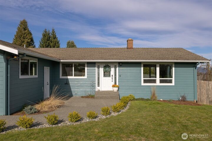 Property Photo: 6002 Ridgeview Place WA 98248