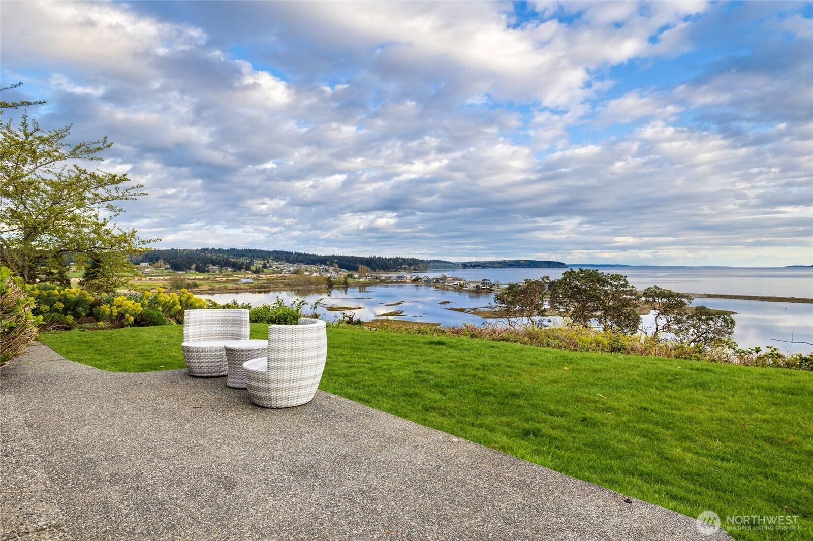 Property Photo:  2368  Soundview Drive  WA 98260 