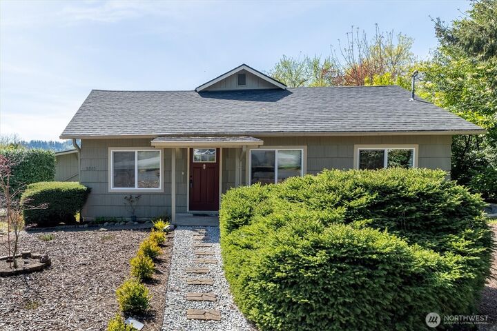 Property Photo:  3805  Pacific Way  WA 98632 