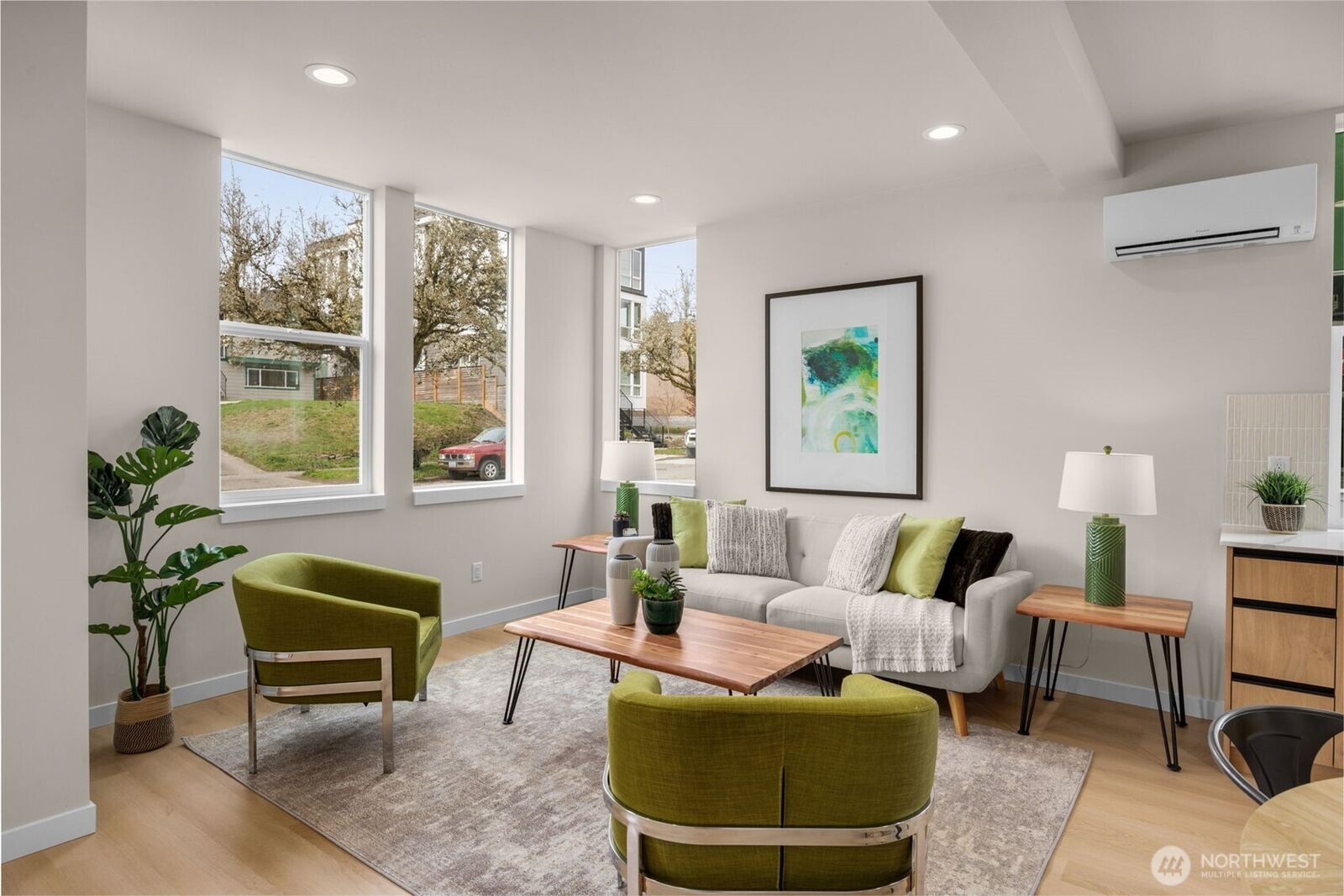 Property Photo:  906 A  28th Avenue S  WA 98144 