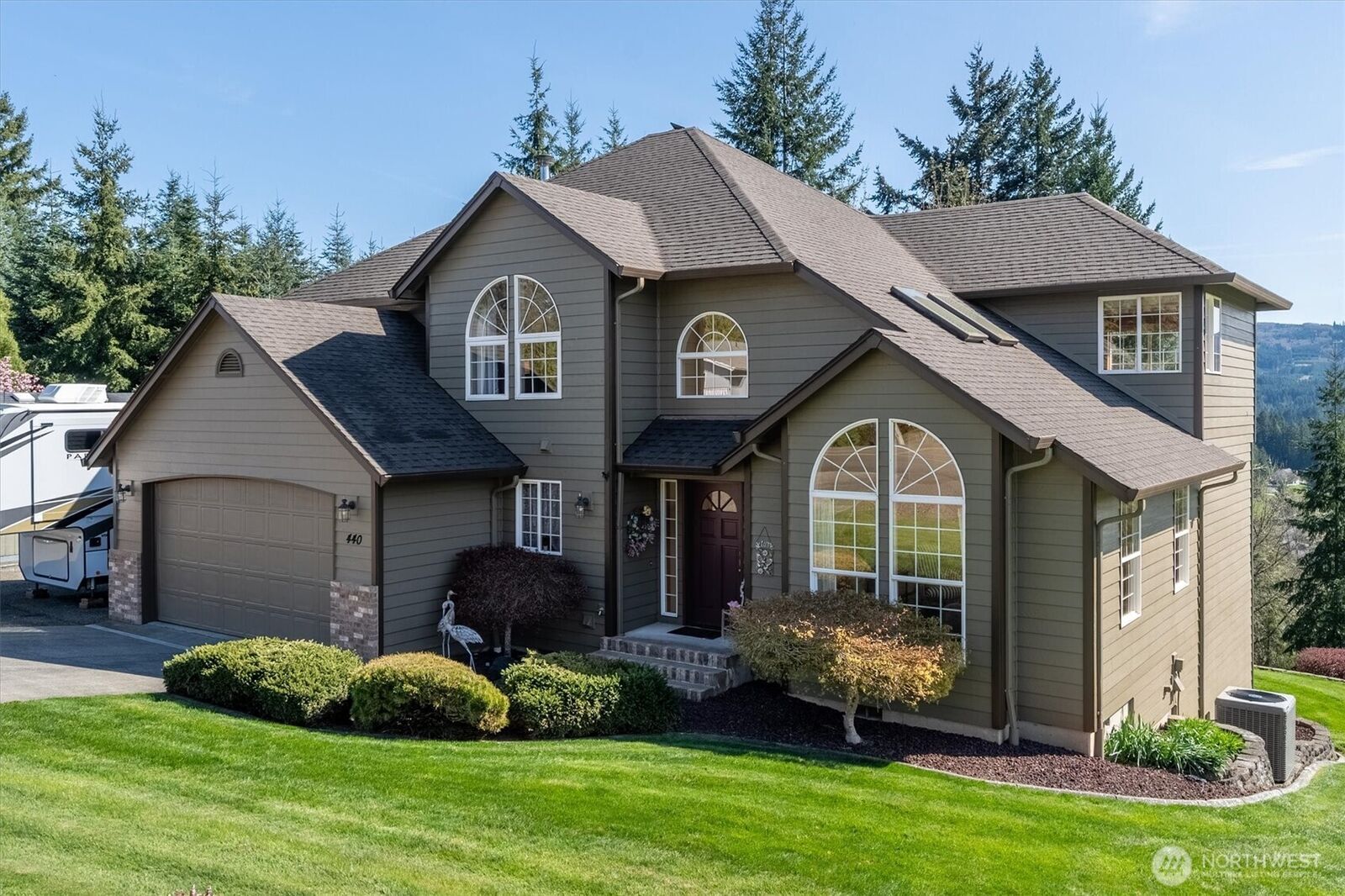 Property Photo:  440 N Maple Hill Road  WA 98626 