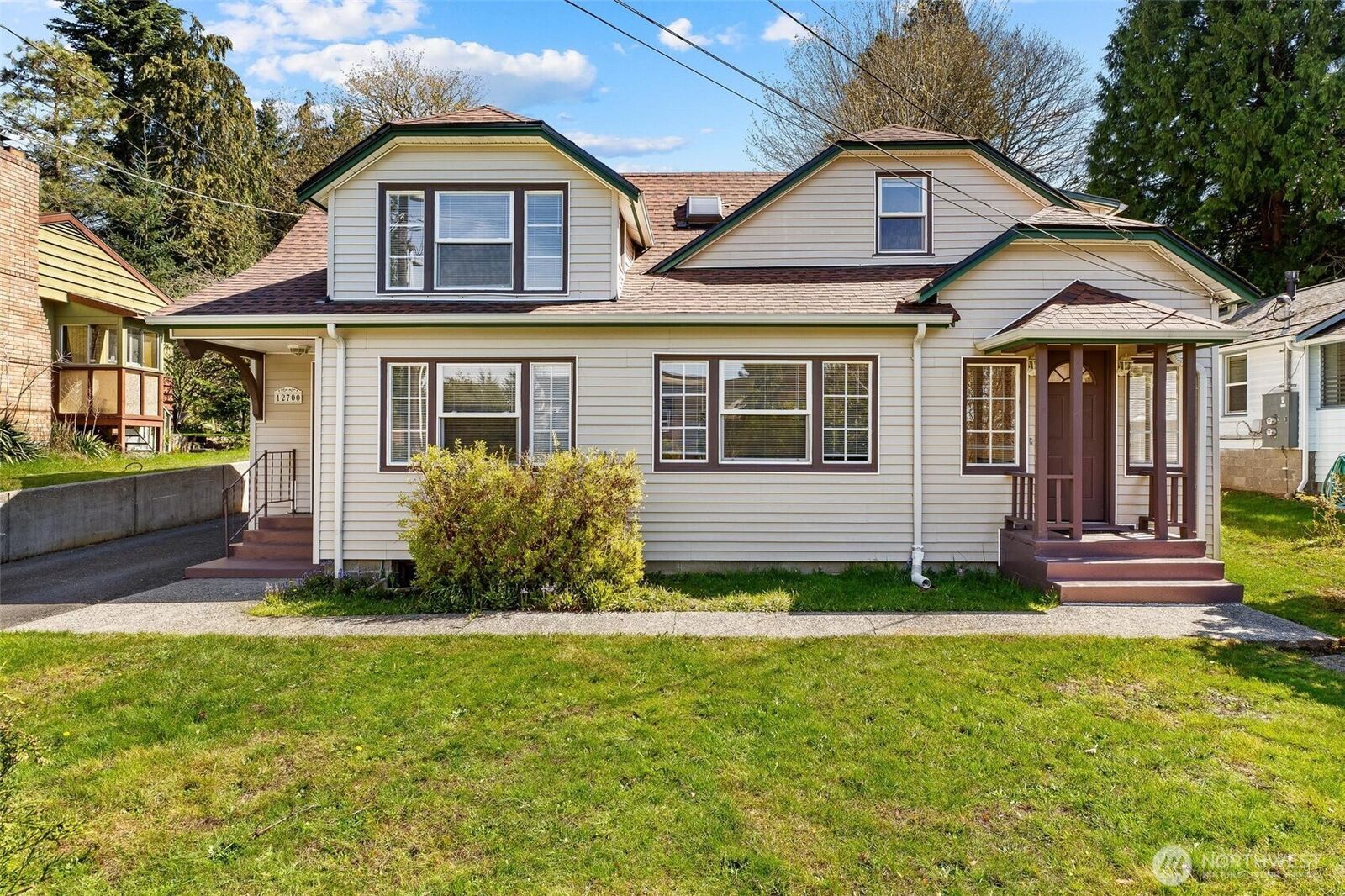 Property Photo:  12700  37th Avenue NE  WA 98125 