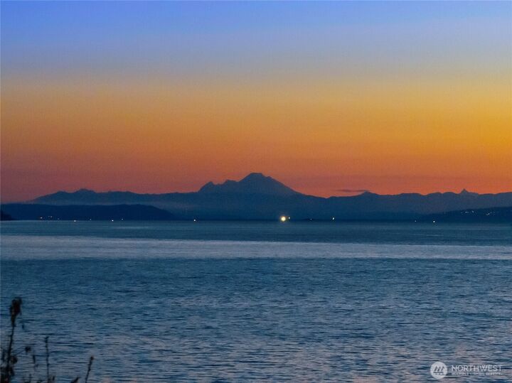 Property Photo: 11676 Sunrise Drive WA 98110