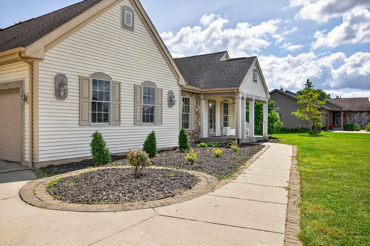 Property Photo:  4424 Harbor Village Drive  WI 54963-8229 