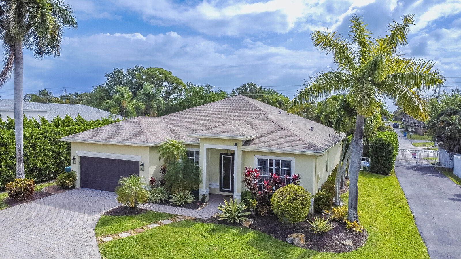 Property Photo: 48 Lake Eden Drive FL 33435