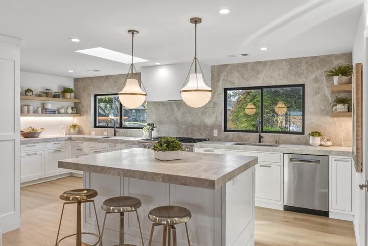 Property Photo:  430 San Domingo Way  CA 94022 