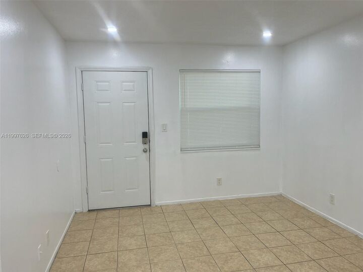Property Photo: 4800 NW 24th Ct D103 FL 33313