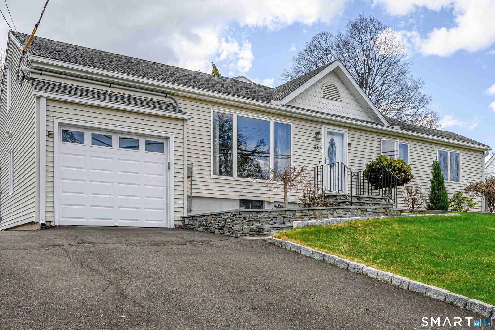 Property Photo: 240 Shepard Avenue CT 06514