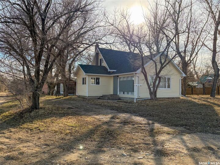 Property Photo:  508 4th Street N  SK S0N 2T0 